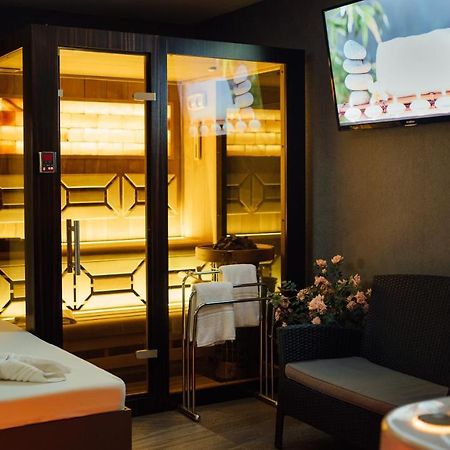 Hôtel Wellness Relax - Luxusni à Prague Extérieur photo