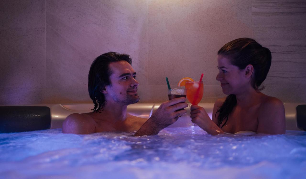 Hôtel Wellness Relax - Luxusni à Prague Extérieur photo